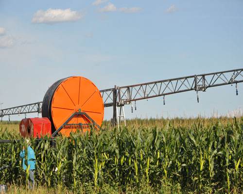 電動(dòng)噴灌機節能高效，農田灌溉必不可少